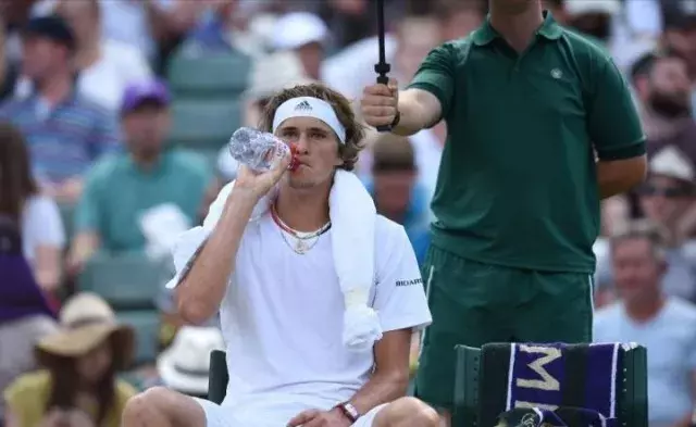 BRO横扫IG,Scout团战一打五强强对话成都决赛之夜,强势挺进下一轮 BRO横扫IG,Scout团战一打五强强对话成都决赛之夜,强势挺进下一轮