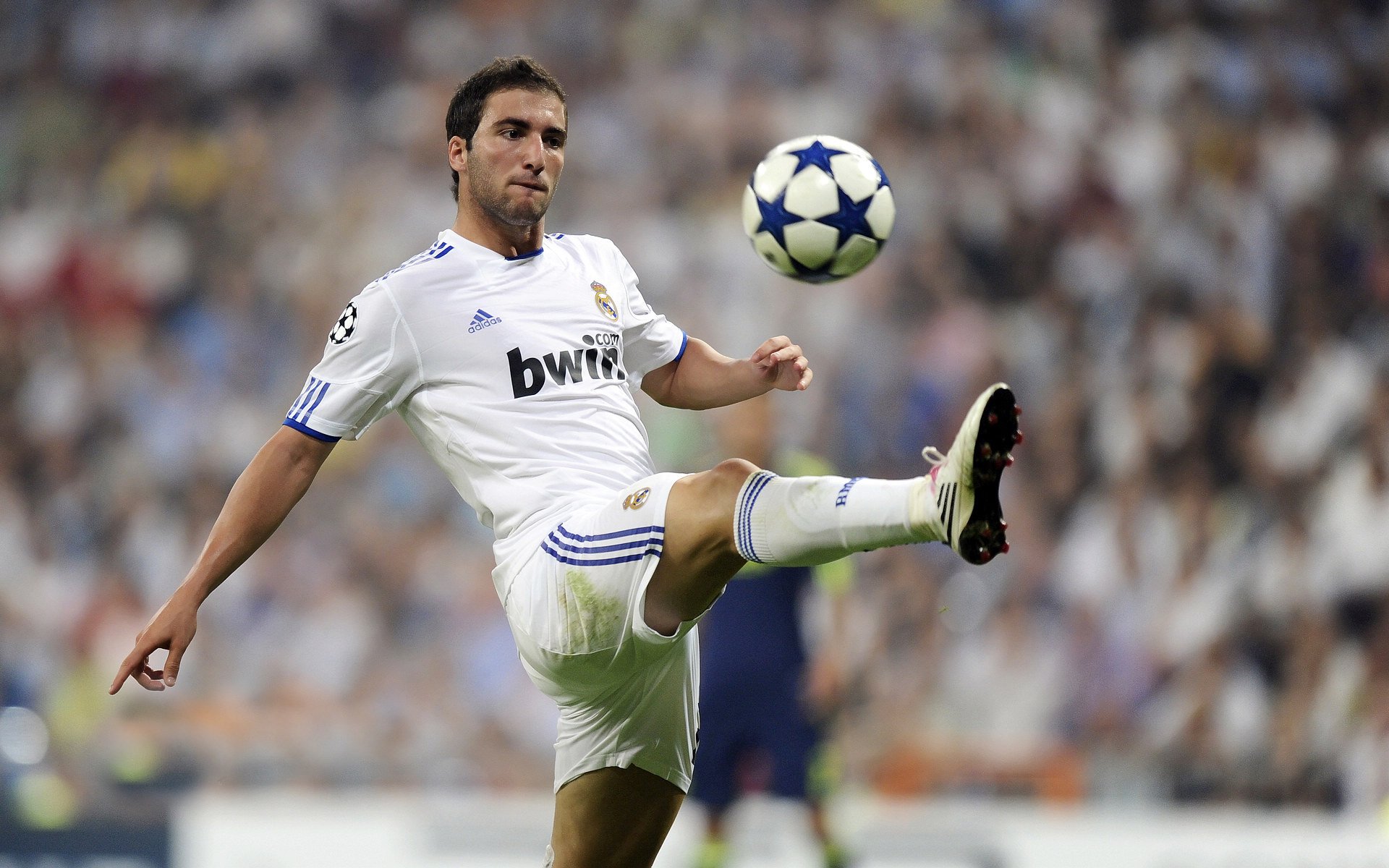 3-0血洗！乌拉圭掀翻哥伦比亚，萨内一人撕碎南美巨塔防线