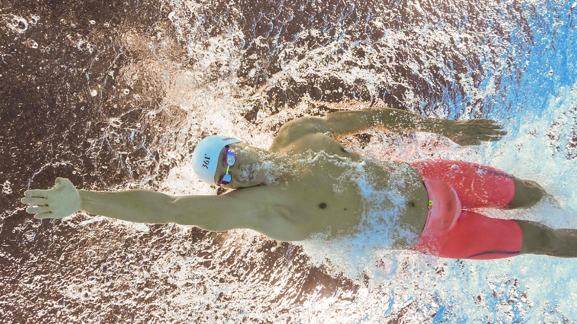 2米11的法国刺客，奥利维耶如何在季后赛之夜点燃球场